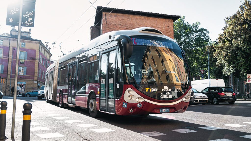 02 Iveco Crealis Emilio per Tper Bologna 1024x683 1 edited